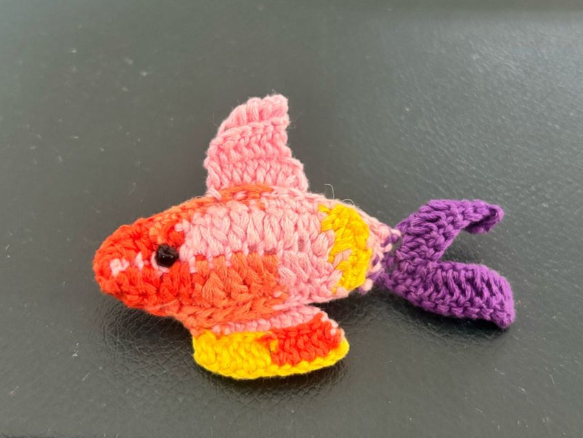 FISHY BUTTON ACCESSORIES SET OF 1