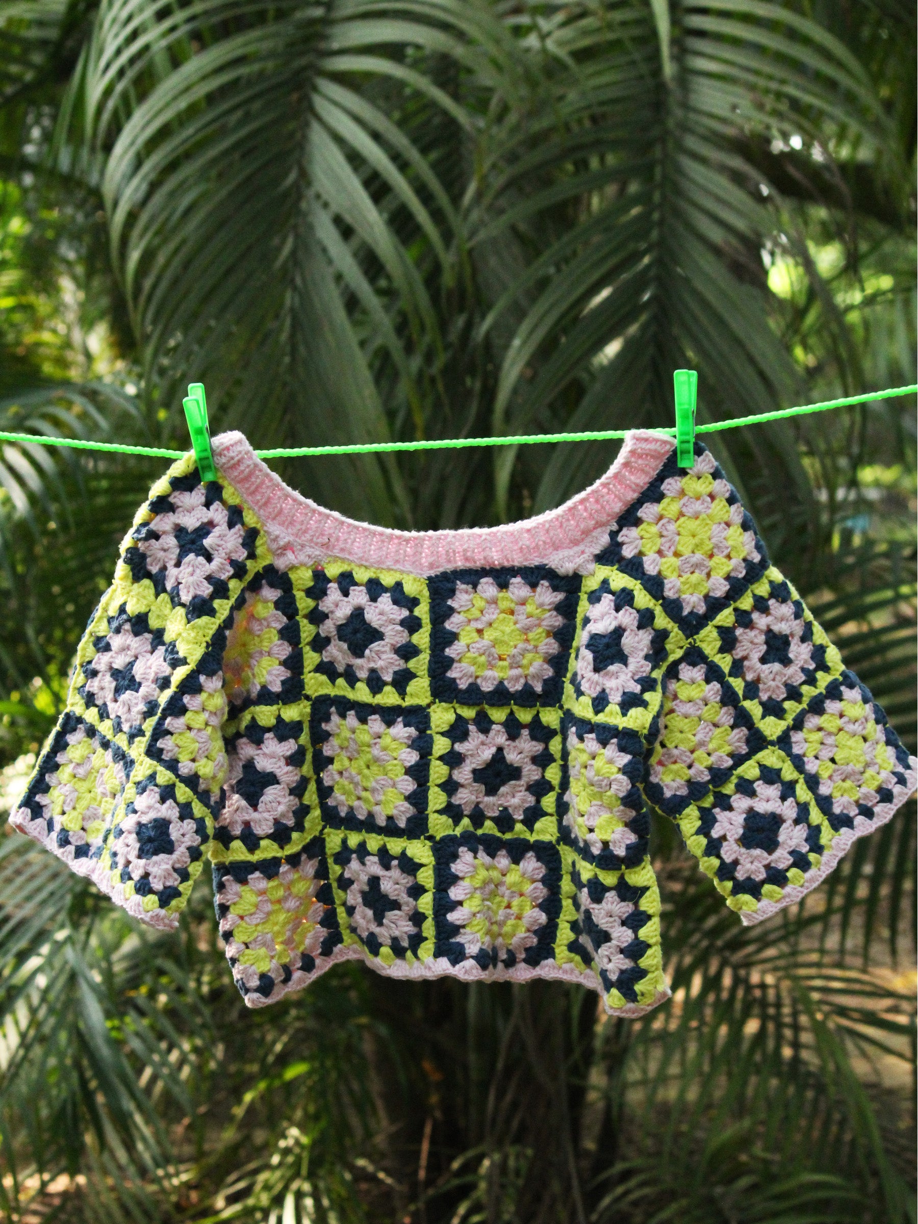 GRANNY SQUARE TOP